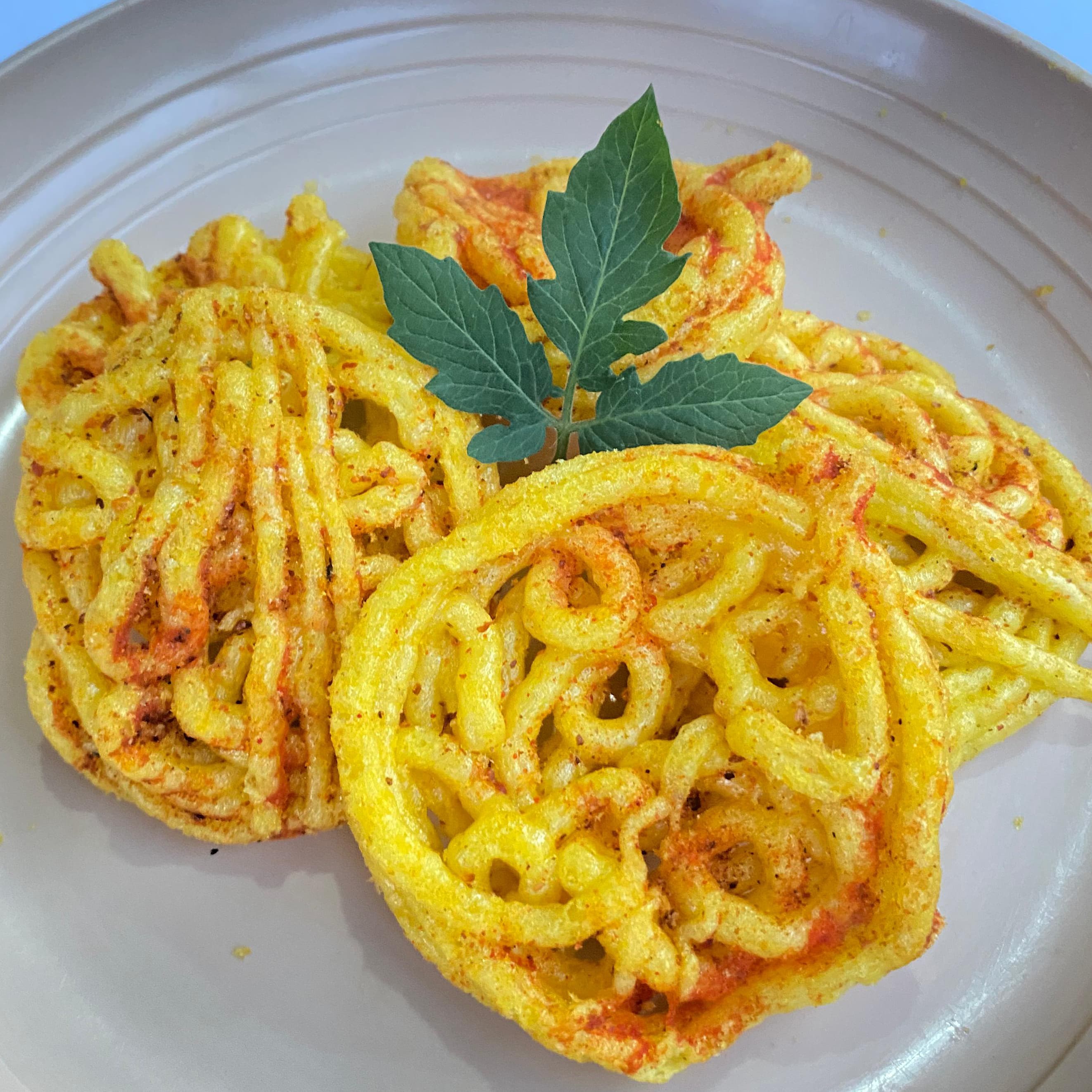 Kerupuk Mie Ceu Tini Varian Pedas - 250 Gram